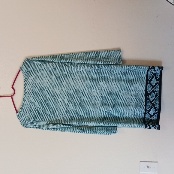 Ladies dress - Picture 2 of 2